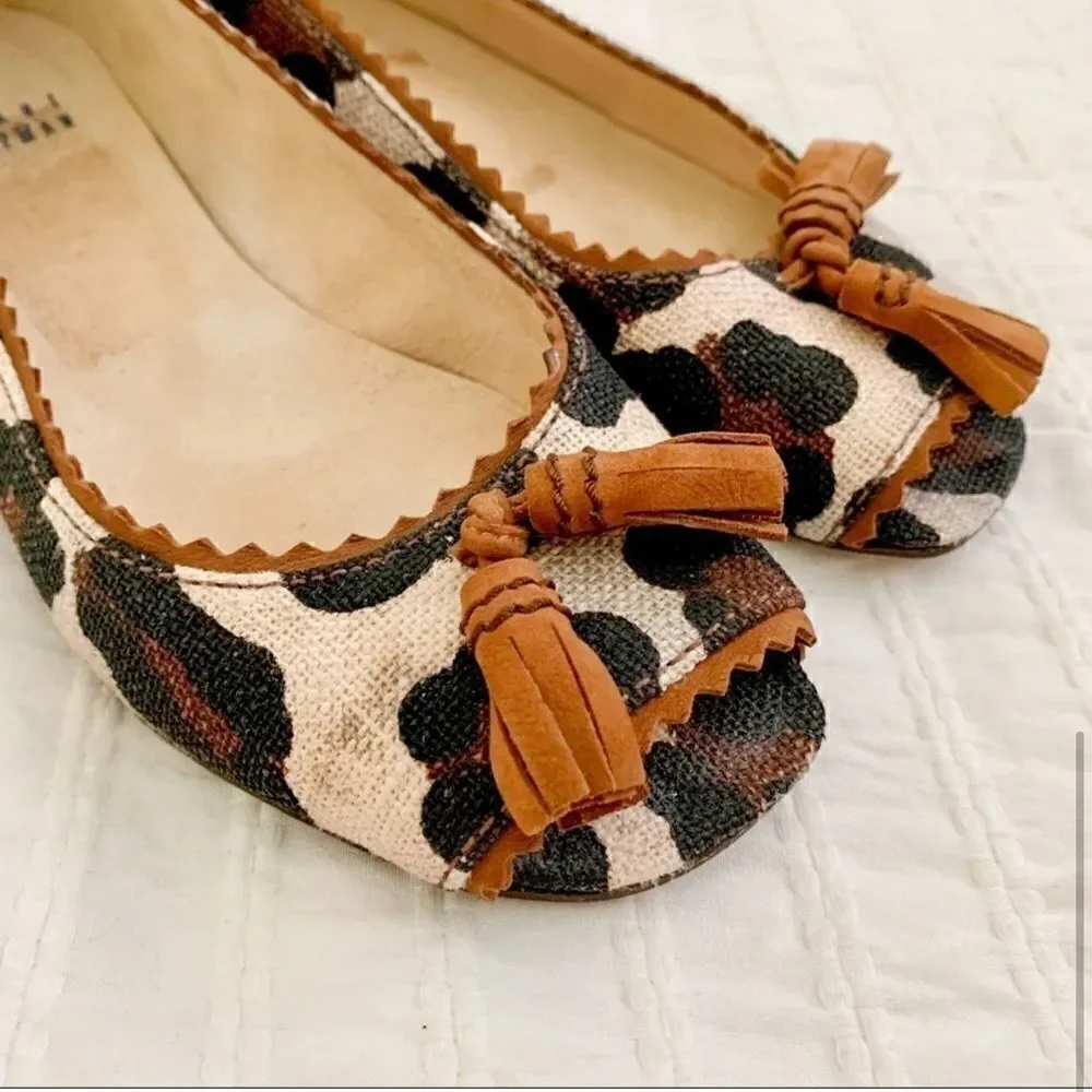 STUART WEITZMAN canvas leopard print flats